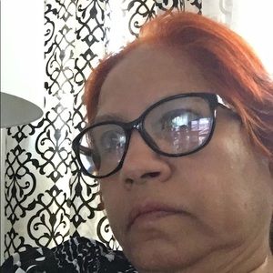 Meet your Posher, Lorenda